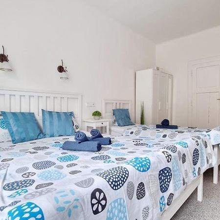 Finnem Rentals Zikova براغ المظهر الخارجي الصورة